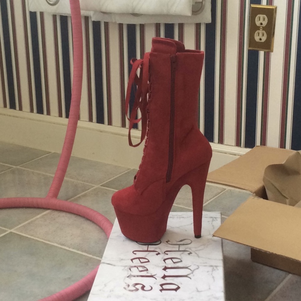 Hella heels 7” stripper boots